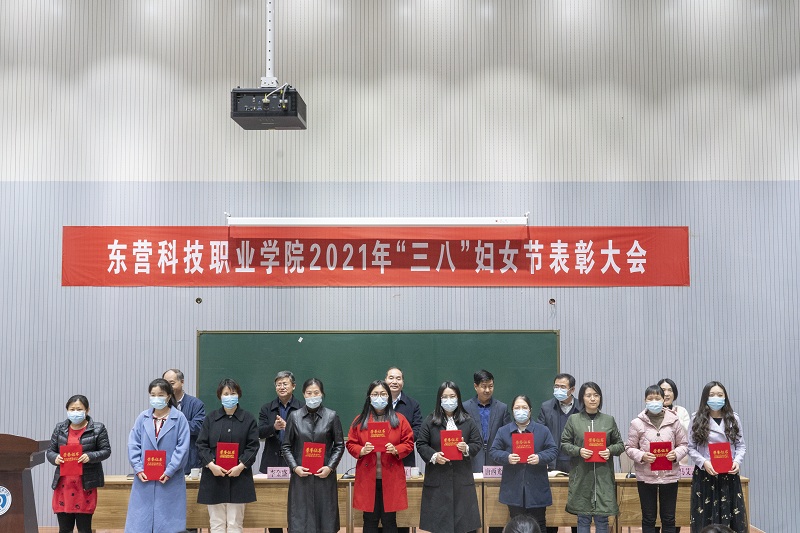 说明: http:/__local/9/66/AA/F8875A7A0E063FB432204E974BE_60BD938D_2D402.jpg?e=.jpg